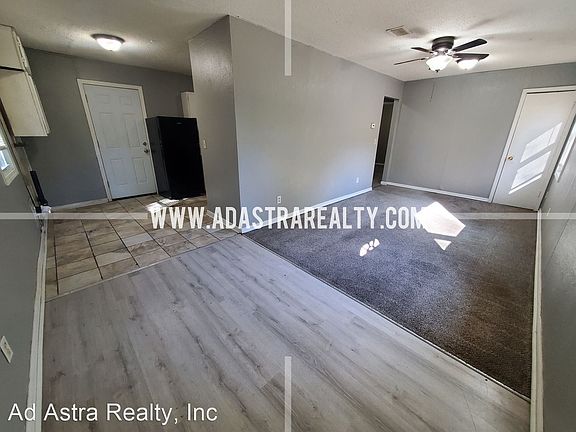 3rd image of 4900 Parkview Ave