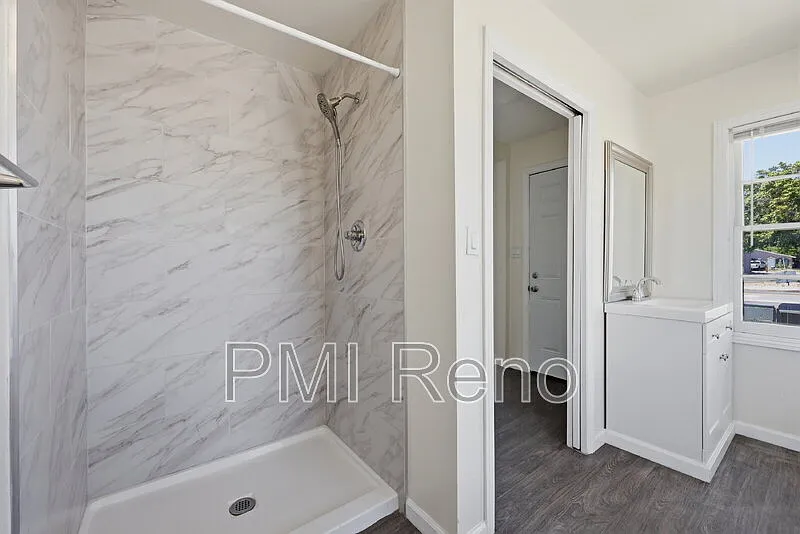 Studio, 1.0 bath, $1,300 — Photo 2