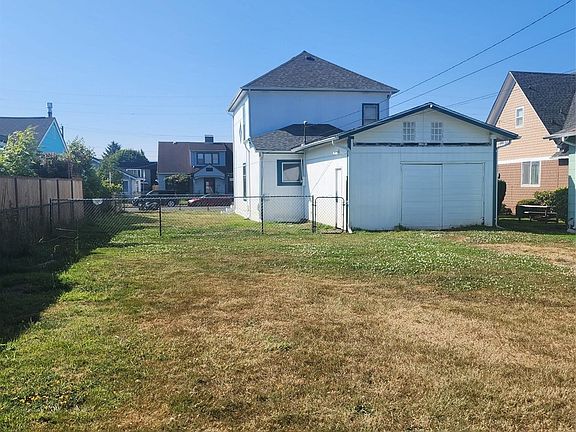 4th image of 1109 W Wishkah Street