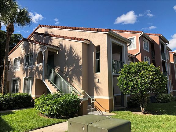 2nd image of 7816 Sonoma Springs Cir APT 201