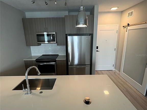3rd image of 600 W Amelia St #14D