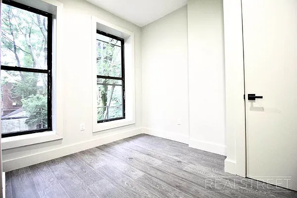 Rented by Real Street Inc | media 14