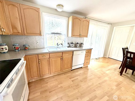 4th image of 13029 SE 206 Place