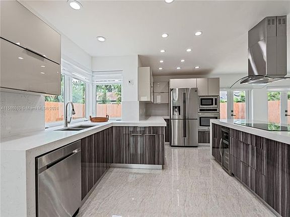 4th image of 20431 NE 7th Ct Unit 20431