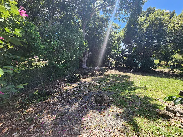 40 Ruby Byu — Photo 24
