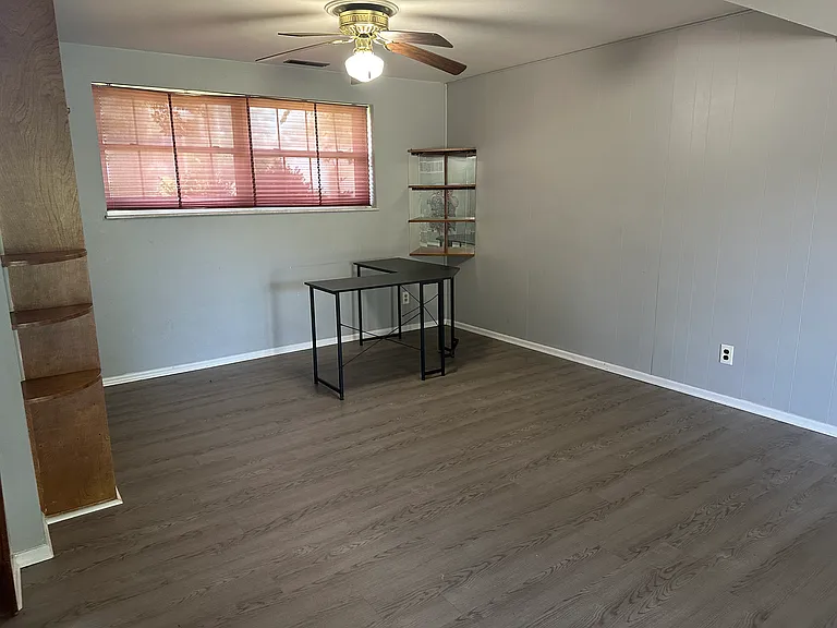 1079 Briarhurst Dr — Photo 14