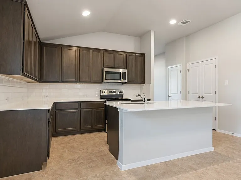4302 Lindberg Ln — Photo 3