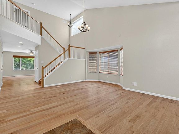 5th image of 1106 Button Rock Dr