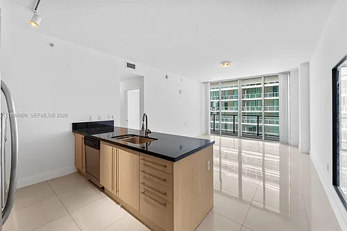 79 SW 12th St #2108 Photo 1