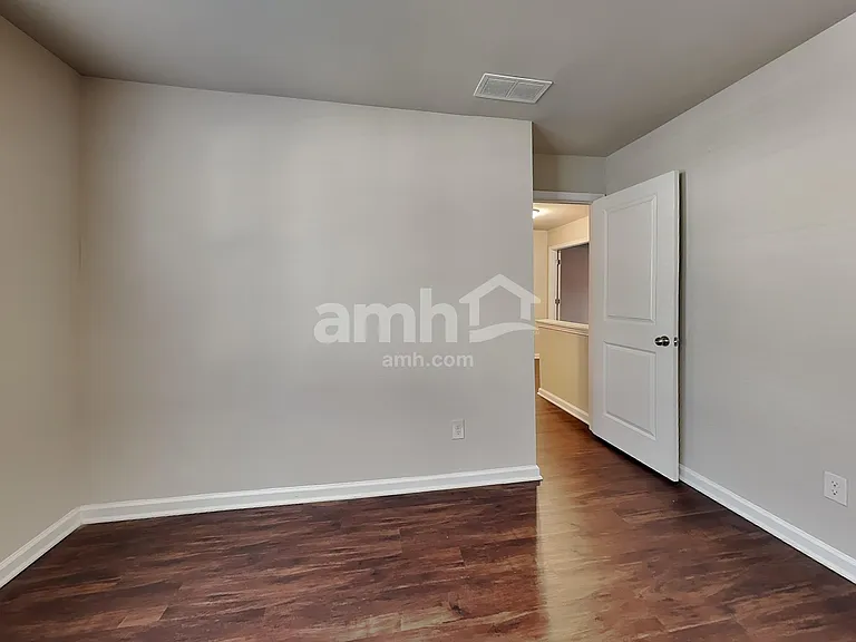 218 Omega Ct — Photo 14