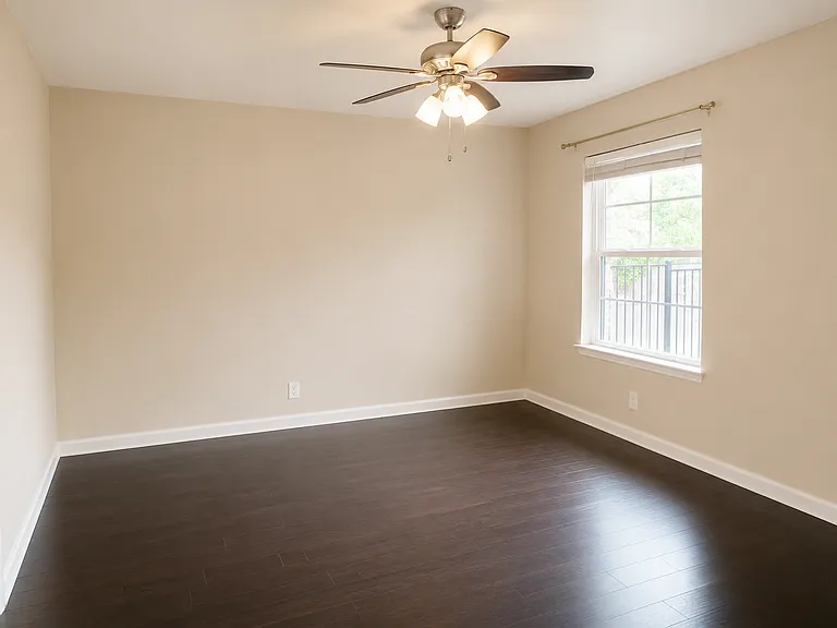 126 Hollyhill Ln #126 — Photo 12