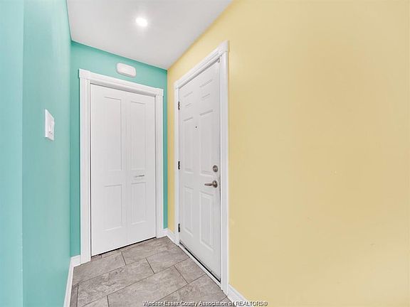 2nd image of 1484 Francois Rd