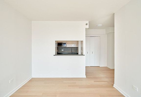 3rd image of 75 W End Ave APT P22g