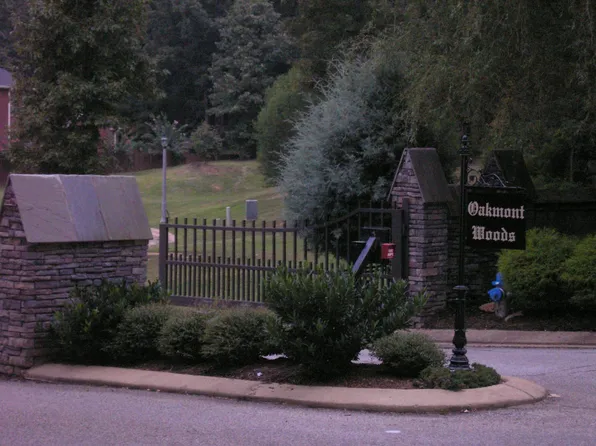 12 Oakmont Woods Dr, Jackson, TN 38305
