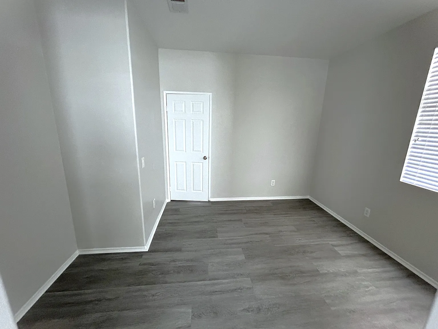 5 bed, 2183 sqft, $2,700 — Photo 4
