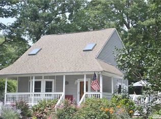 71 Queen Dr, Sound Beach, NY 11789
