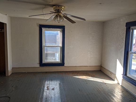 3rd image of 201 W Cleveland Ave