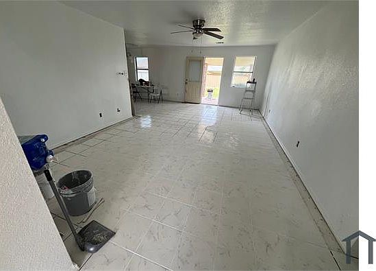 5th image of 4305 Hank Dr