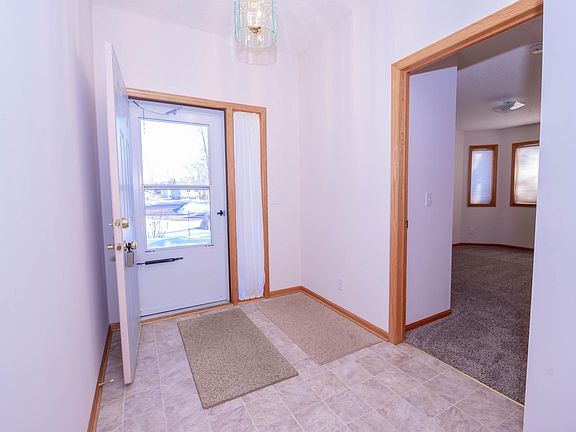 5th image of 1212 Island Dr