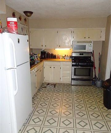 5th image of 3720 Hogan Dr
