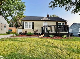 122 13th Ave E, Oskaloosa, IA 52577
