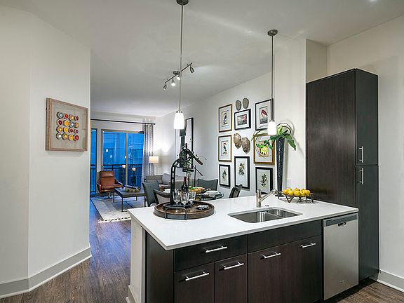 4th image of 1110 Hammond Dr APT 632