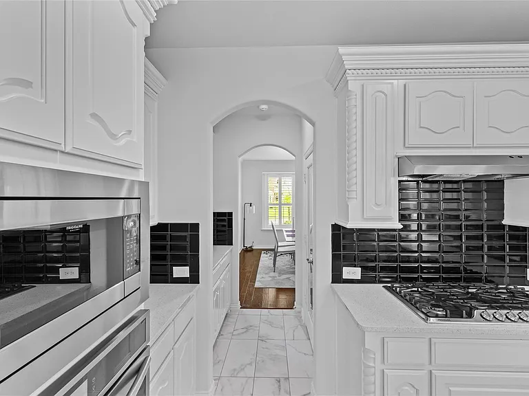 2305 Hickey Dr — Photo 17