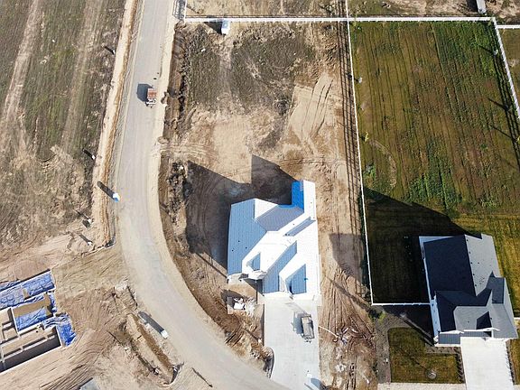 3rd image of 24926 Haflinger Way