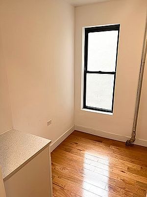 3rd image of 319 Baltic St APT 7