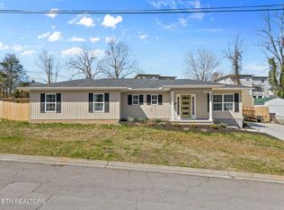 101 Wade Ln, Oak Ridge, TN 37830