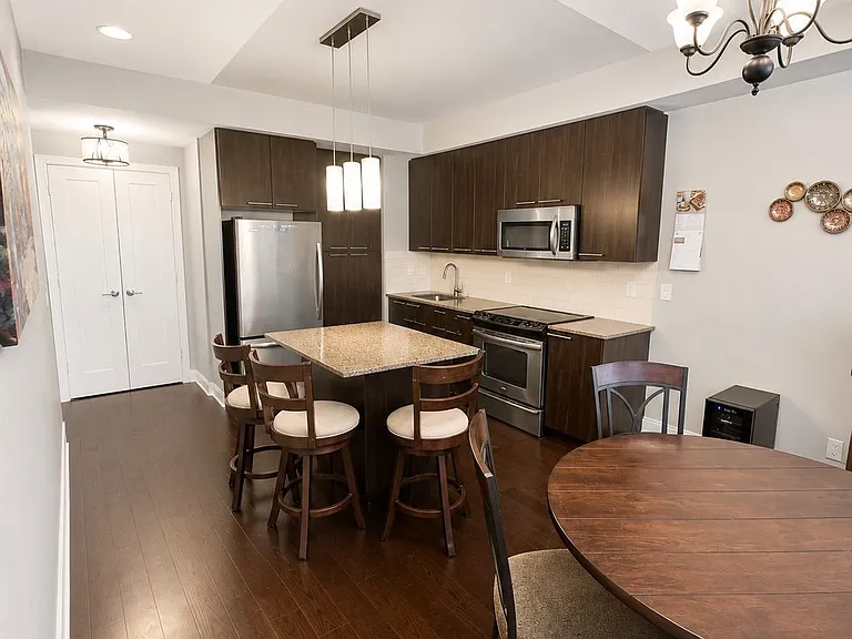 25 Broadway Ave #904 — Photo 2