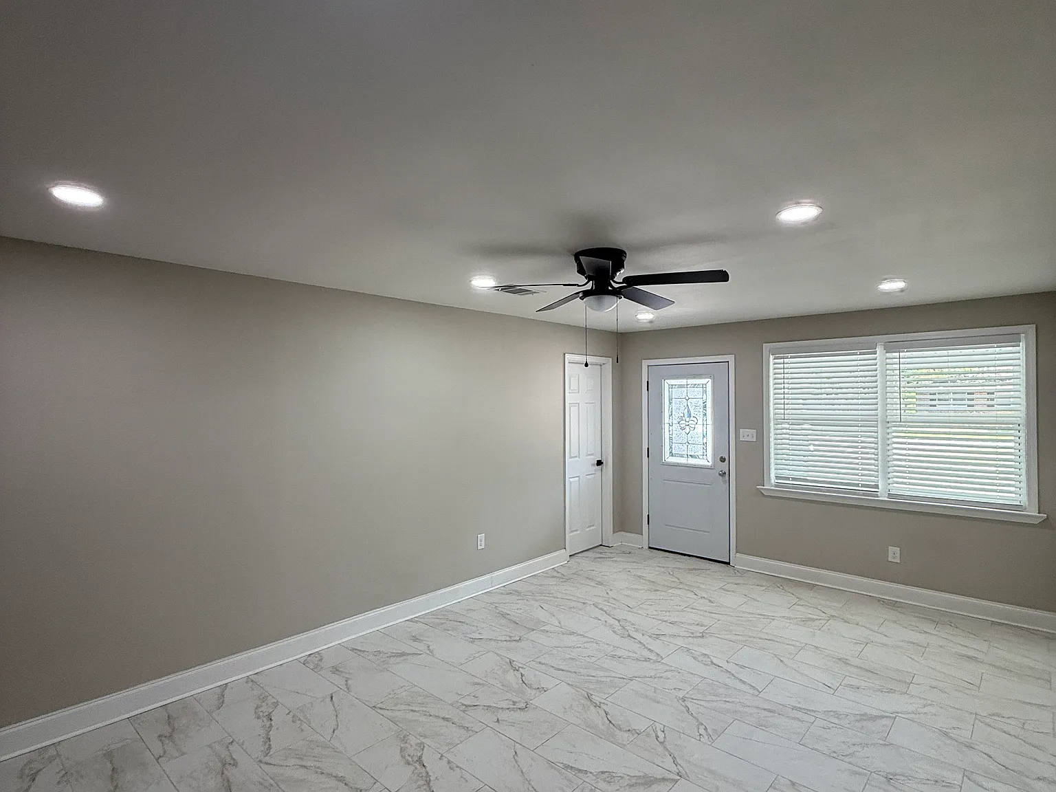 4 bed, 1650 sqft, $2,100 — Photo 3