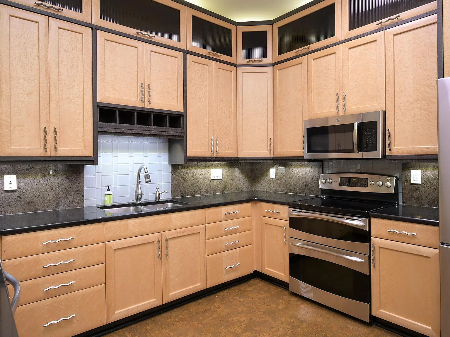 2 bed, 2.0 bath, $2,250 — Photo 4