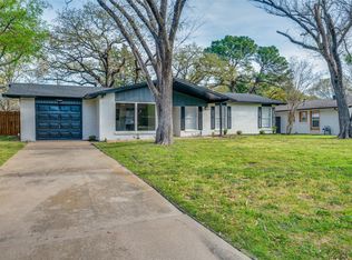 2017 Ravinia Dr, Arlington, TX 76012