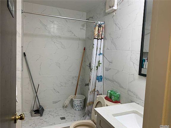 3rd image of 33-70 Prince St #109