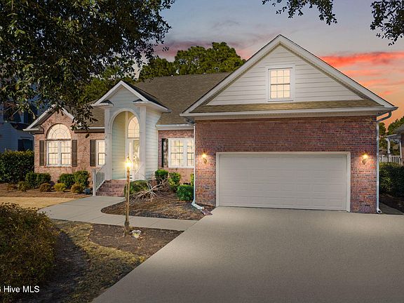 2nd image of 4379 Gauntlet Drive SE