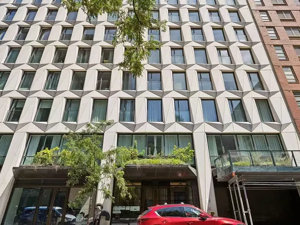 215 W 28th St #6E, New York, NY 10001