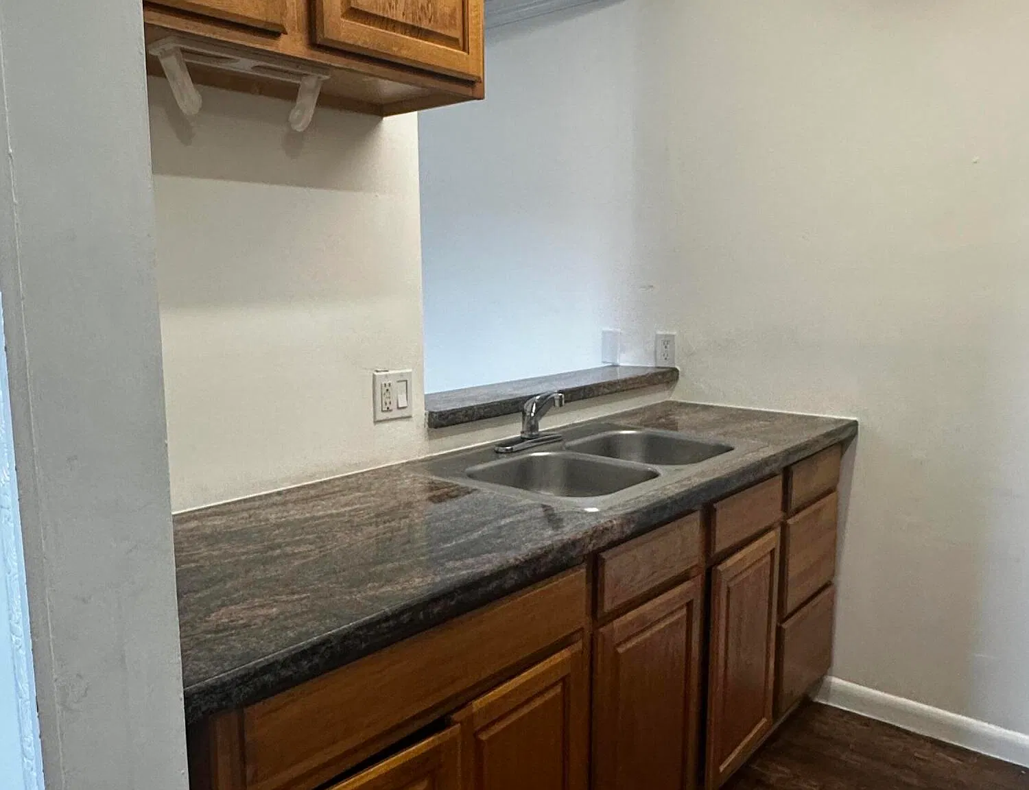 2 bed, 2.0 bath, 798 sqft, $1,880 — Photo 2