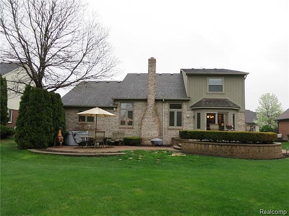 2nd image of 38473 River Park Dr