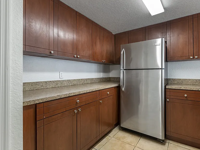 Mariner's Cove Apartments — Photo 7