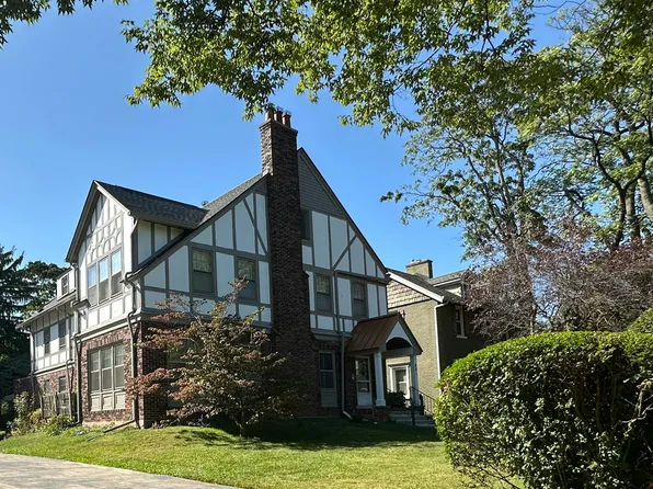 421 Rivard Blvd APT 2, Grosse Pointe, MI 48230