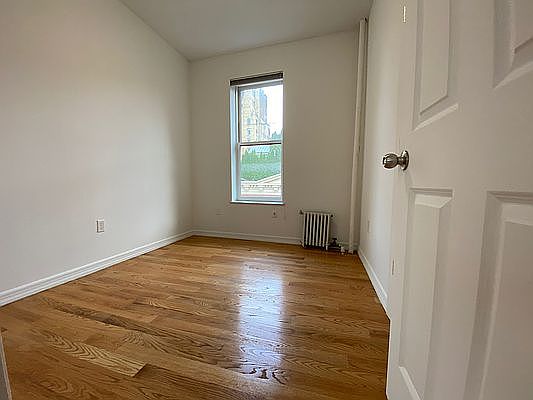 4th image of 135 W 10th St APT 17