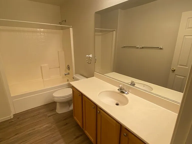 10185 Birch Bluff Ln — Photo 12
