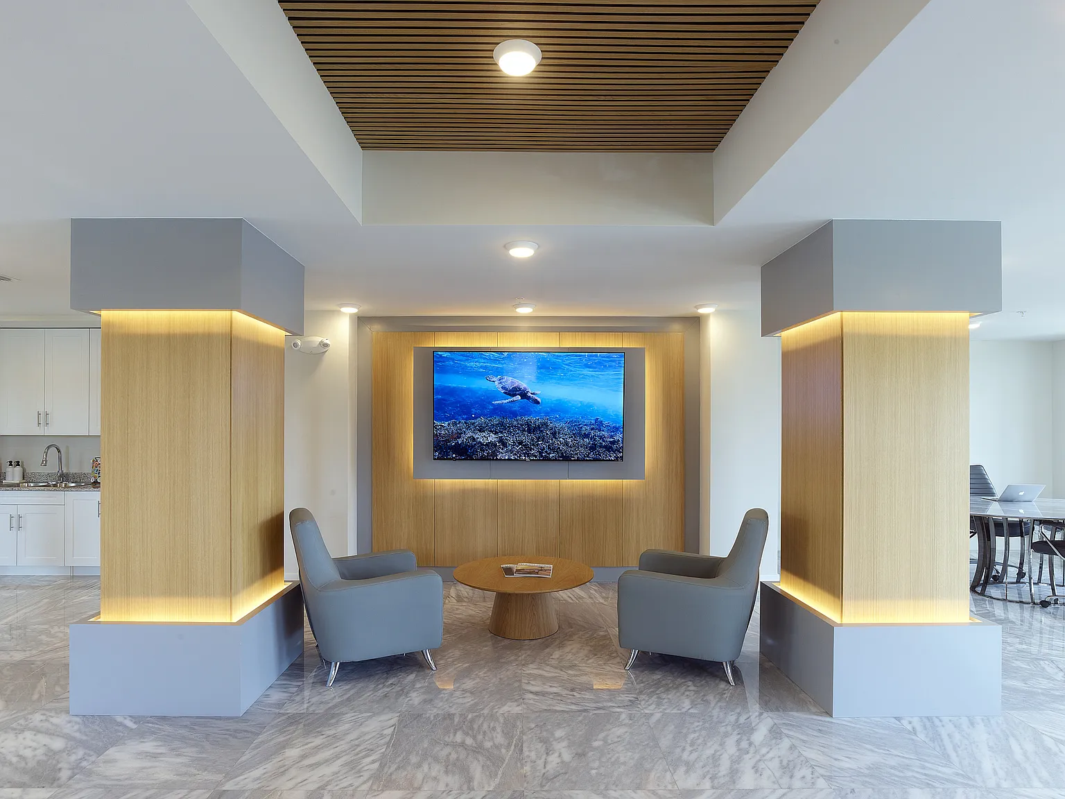 Gateway Luxury Apartments — Photo 2