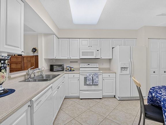 5th image of 5778 Crystal Shores Drive #202