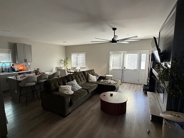 2047 Ruckle St — Photo 32
