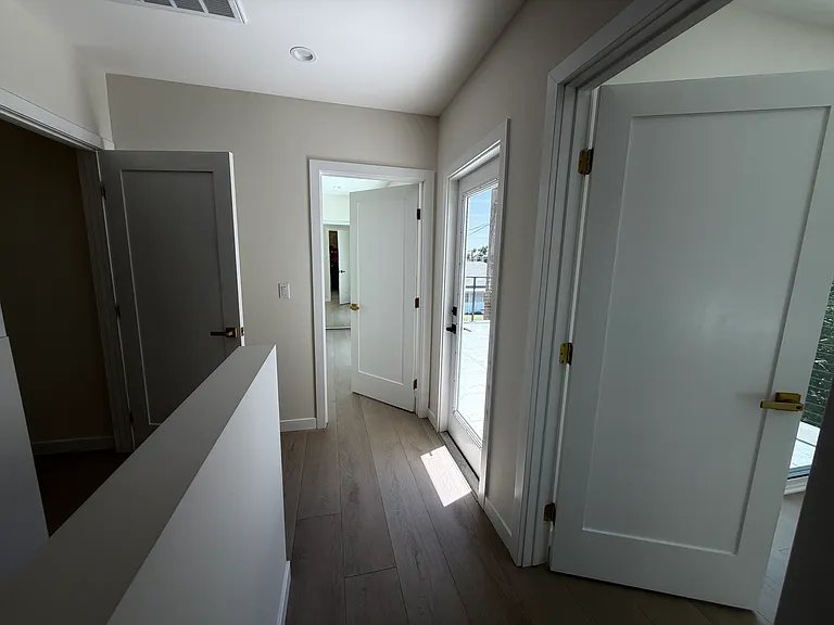 10834 Stagg St — Photo 10