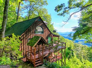 70 Buttons Ln, Dillard, GA 30537