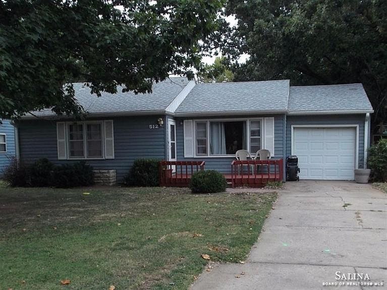 1st image of 512 Woodlawn Ave