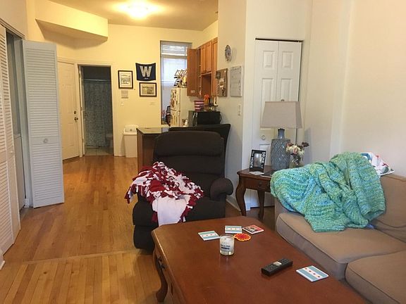 3rd image of 621 W Armitage Ave #3R
